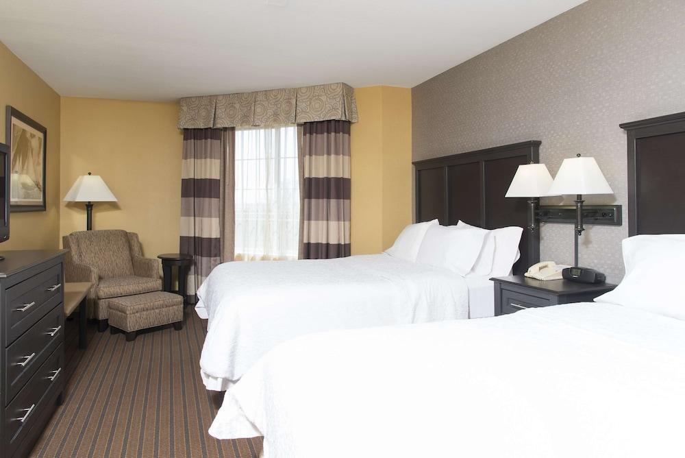 Hampton Inn Holland Eksteriør bilde