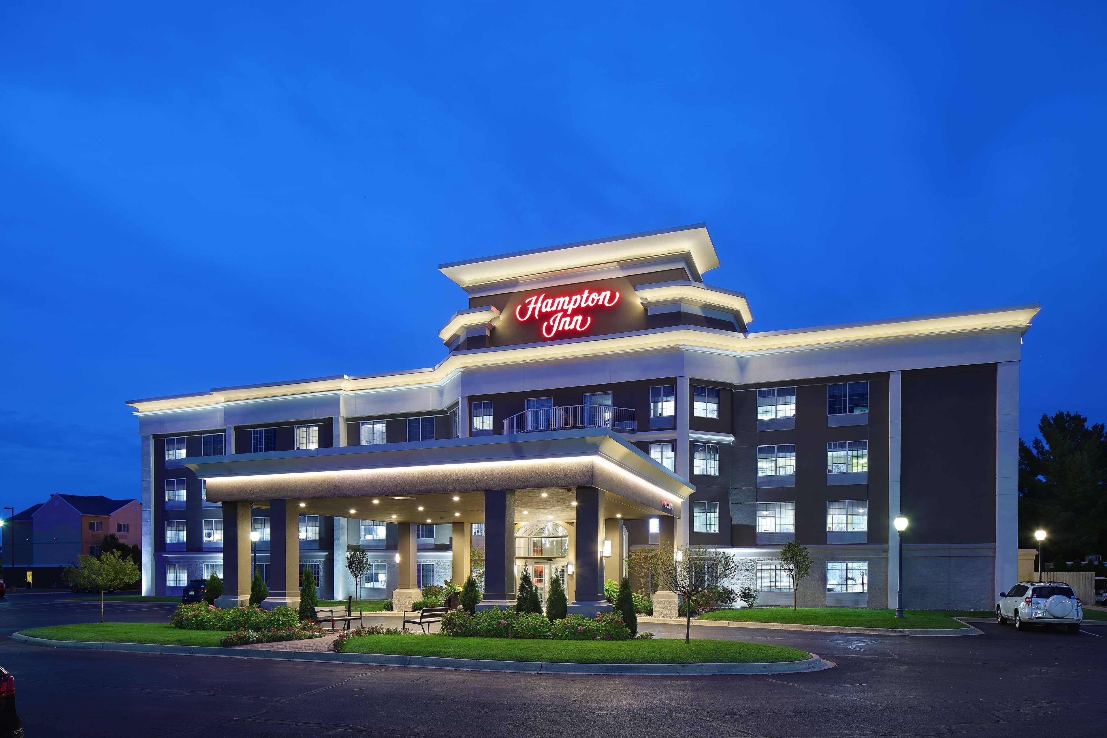 Hampton Inn Holland Eksteriør bilde