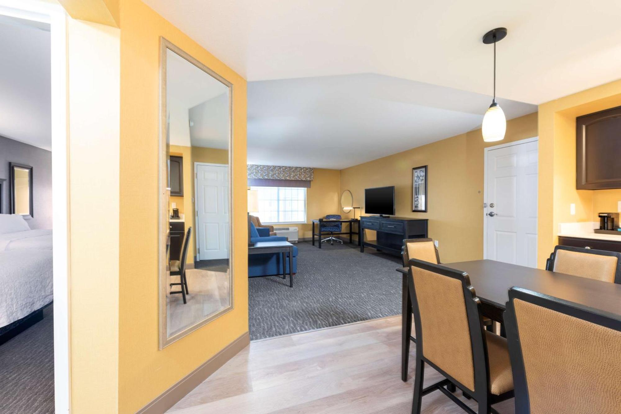 Hampton Inn Holland Eksteriør bilde