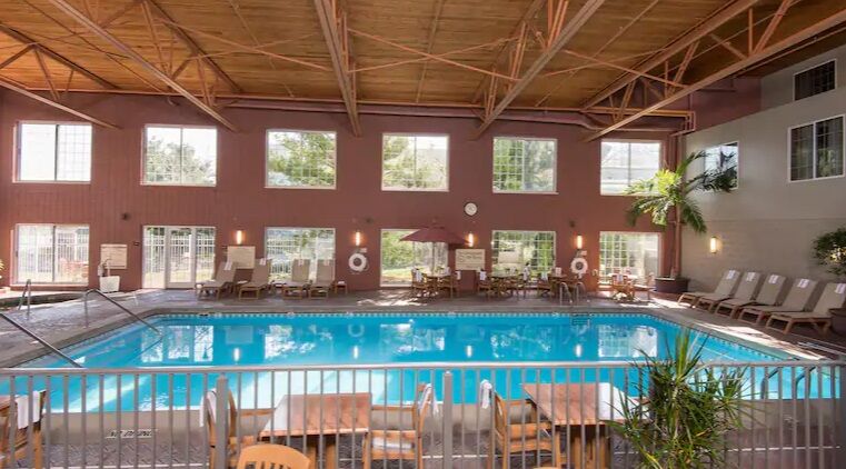 Hampton Inn Holland Eksteriør bilde